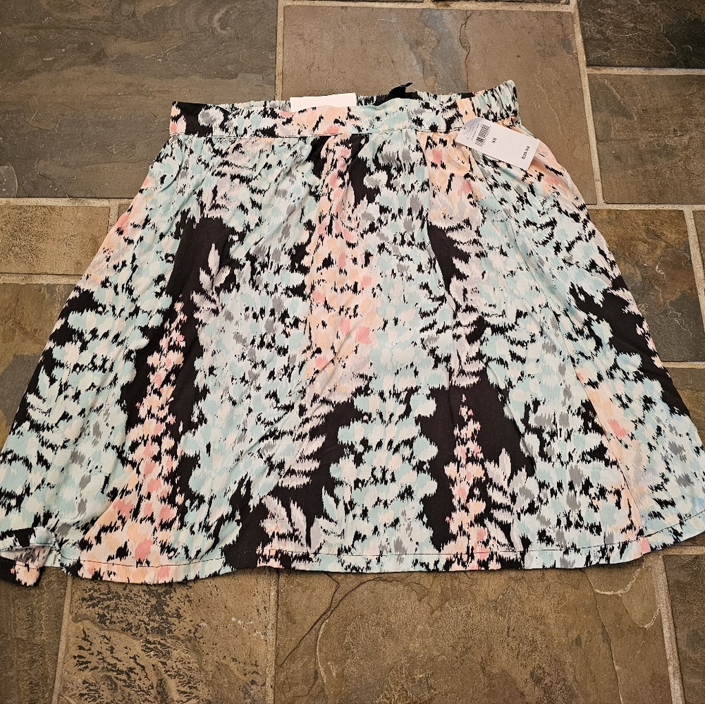NWT Gap floral skirt